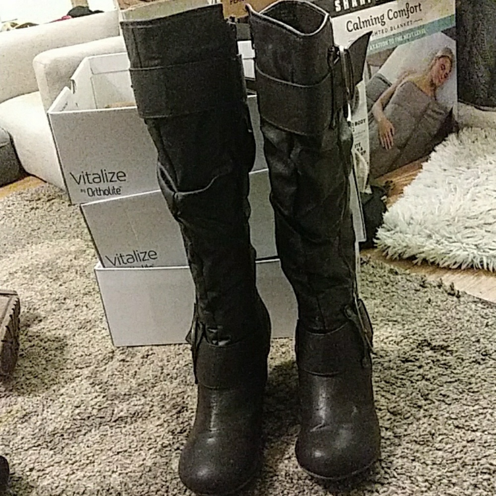 Ladies boots